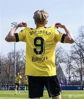 多特蒙德发布备战花絮，赛后手感冰凉，英超任务艰巨，细节决定成败(多特蒙德vs波鸿预测)